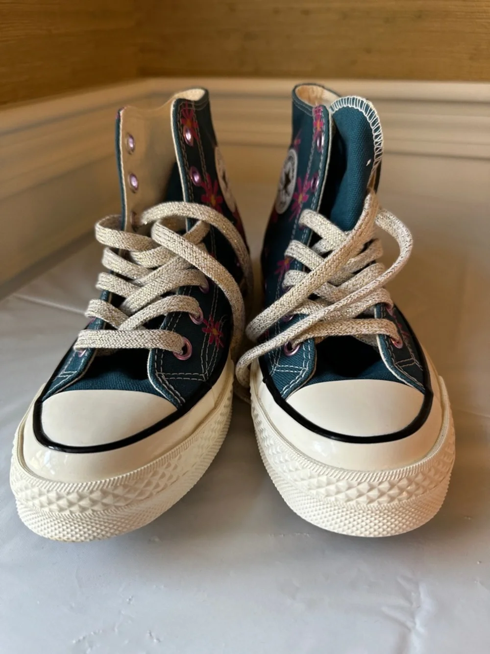 Chuck Taylor - Converse High Top Teal Sneakers w Pink Floral Prints (sz 6 women) - Picture 5 of 9